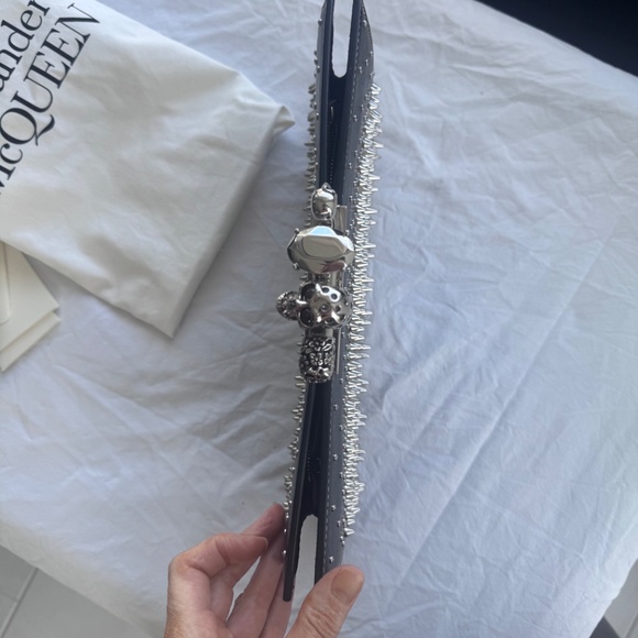 Alexander McQueen Knuckle Spike Clutch -Black w/Silver hardware -Limited Edition - Picture 4 of 16